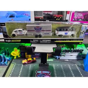 Maisto 2023 team haulers Volkswagen van samba & VW Beetle